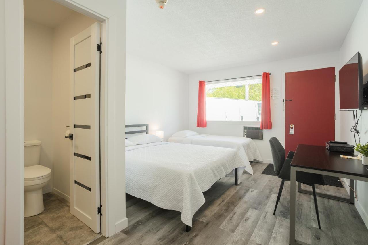 Champlain Motel *