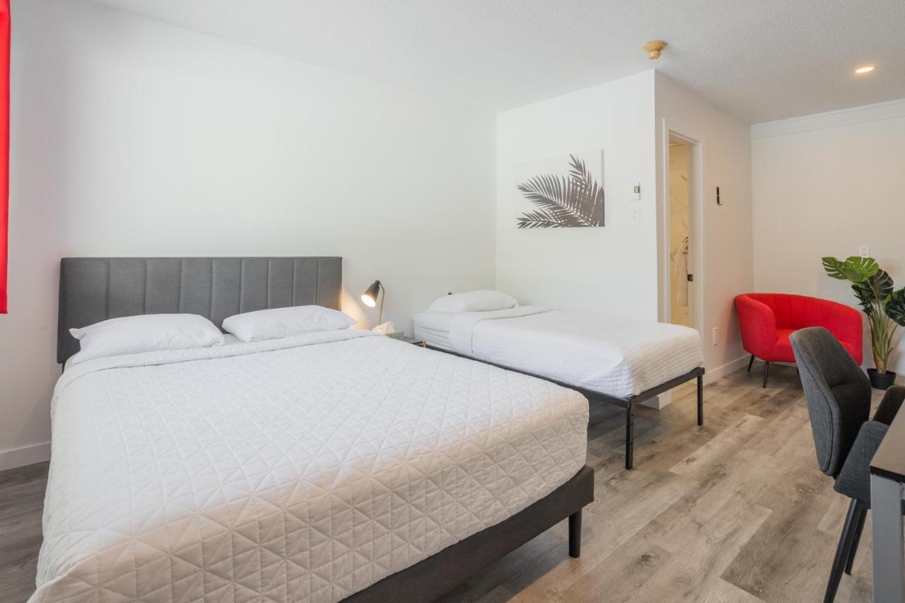 Champlain Motel *