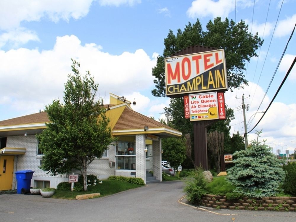 Champlain Motel *